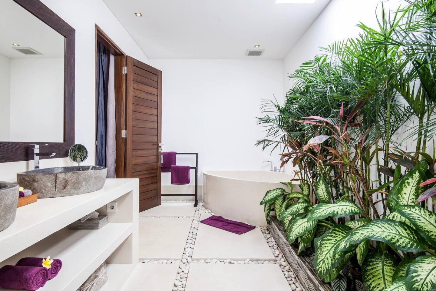 Moderne 4 Bedroom Services Hoteliers 5 Villa Seminyak (Bali)