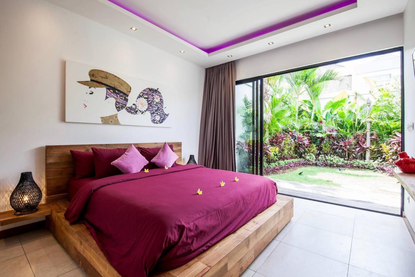 Moderne 4 Bedroom Services Hoteliers 5 Villa *