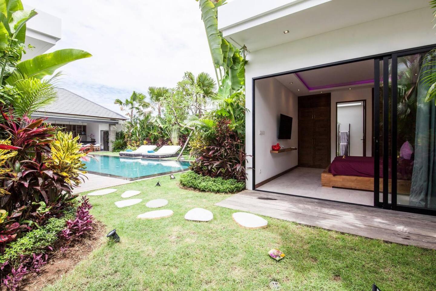 Villa Moderne 4 Bedroom Services Hoteliers 5 Seminyak (Bali)