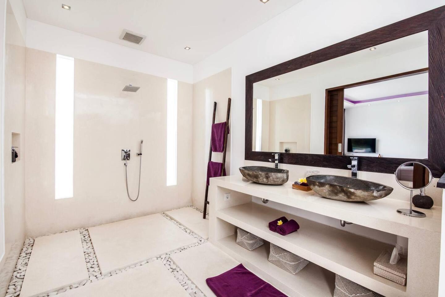 Moderne 4 Bedroom Services Hoteliers 5