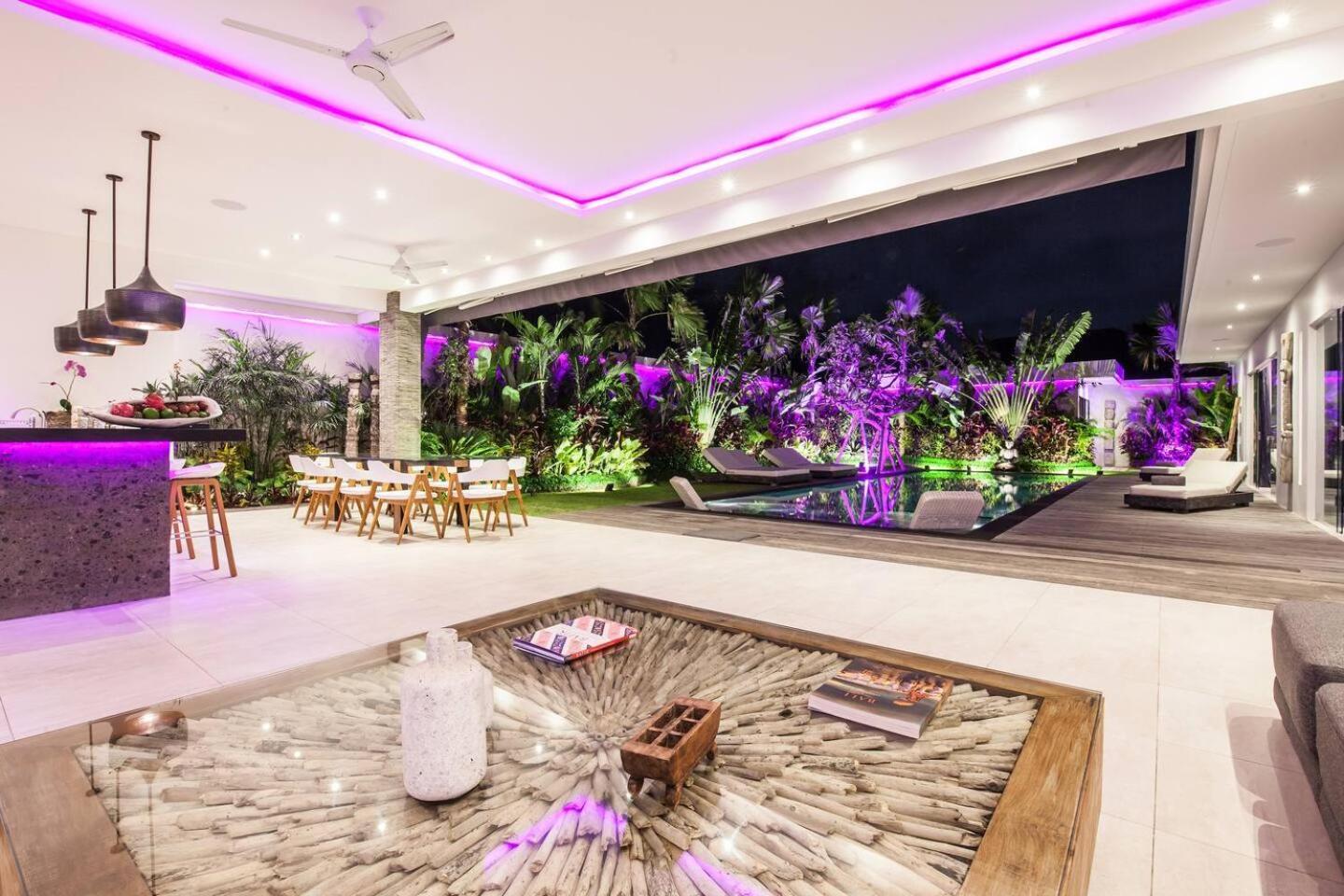 Moderne 4 Bedroom Services Hoteliers 5 Seminyak (Bali)