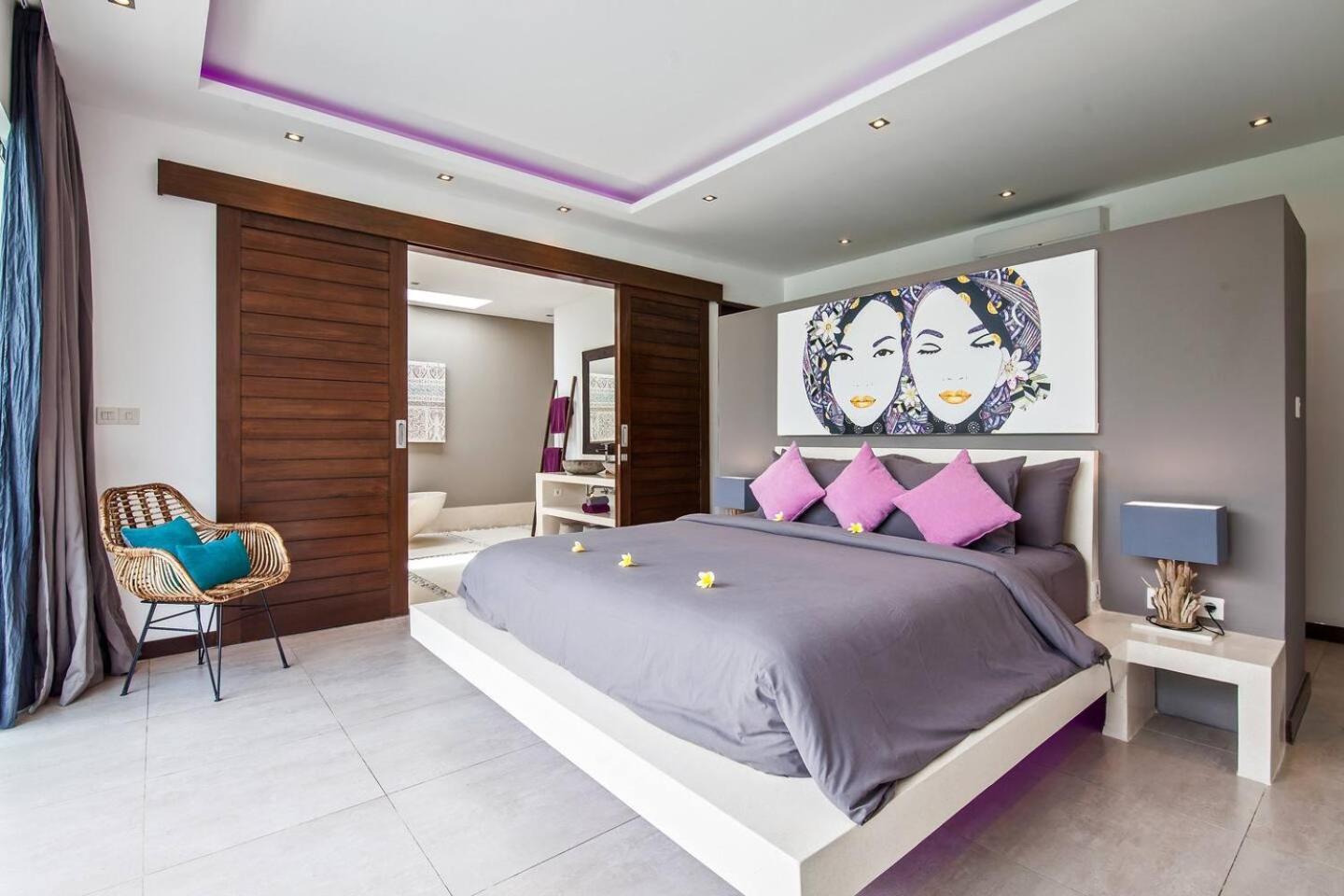 Moderne 4 Bedroom Services Hoteliers 5 Villa *